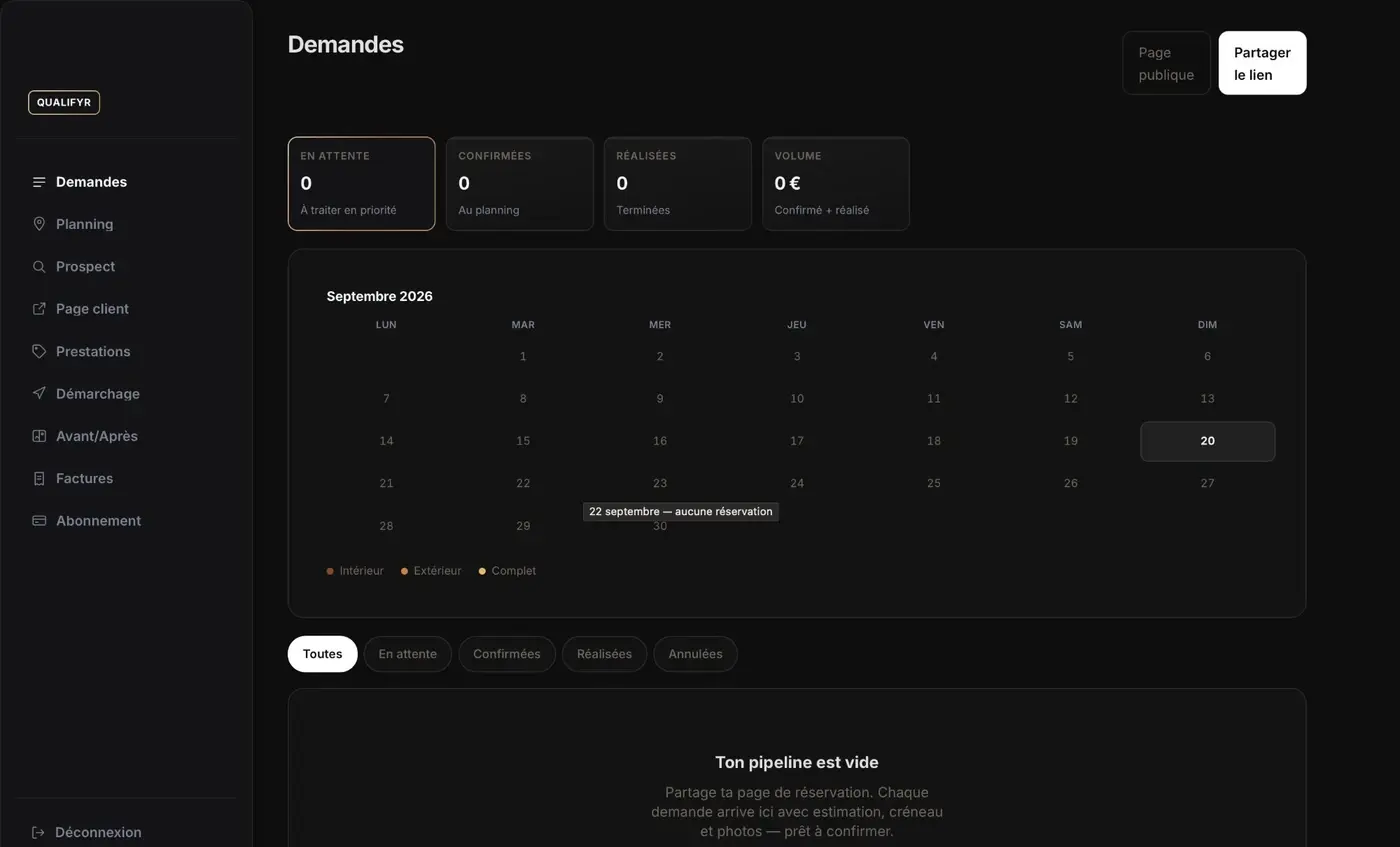 Page Demandes de l’espace pro Qualifyr : demandes, compteurs de réservations et calendrier mensuel.